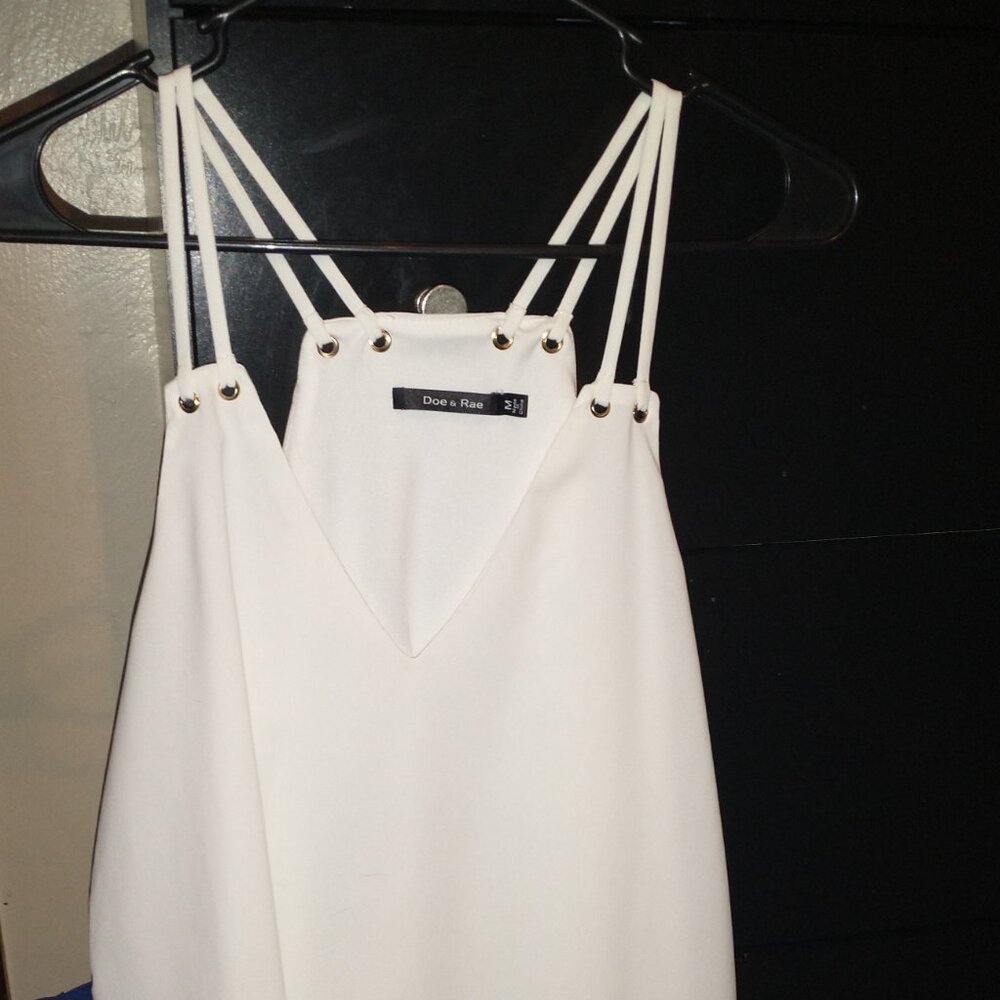 Junior's tank top size medium